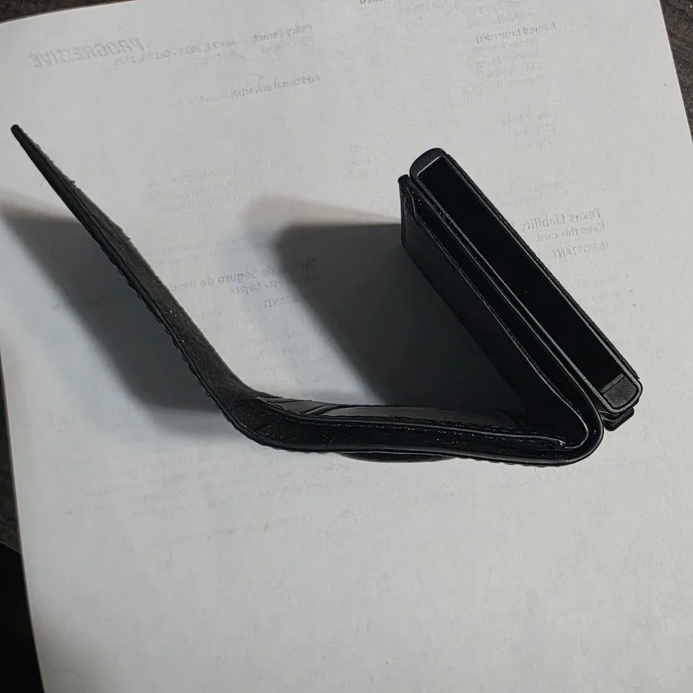 Type Black‎ Carbon Fiber Trifold Wallet with AirTag Holder and Pop Up Card Slot